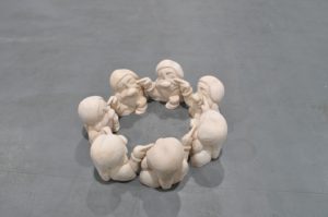 A sculpture by artist and sculptor G. Alexandridis, presenting seven dwarfs. Ένα γλυπτό από τον εικαστικό και γλύπτη Γ. Αλεξανδρίδη.