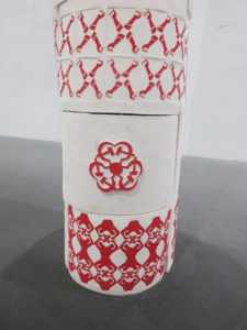 A sculpture by artist and sculptor G. Alexandridis. Ceramic column - pillar of communism. Ένα γλυπτό από τον εικαστικό και γλύπτη Γ. Αλεξανδρίδη.