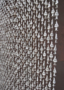 A sculpture by artist and sculptor G. Alexandridis. Plastic traditional soldiers creating a curtain. Ένα γλυπτό από τον εικαστικό και γλύπτη Γ. Αλεξανδρίδη.